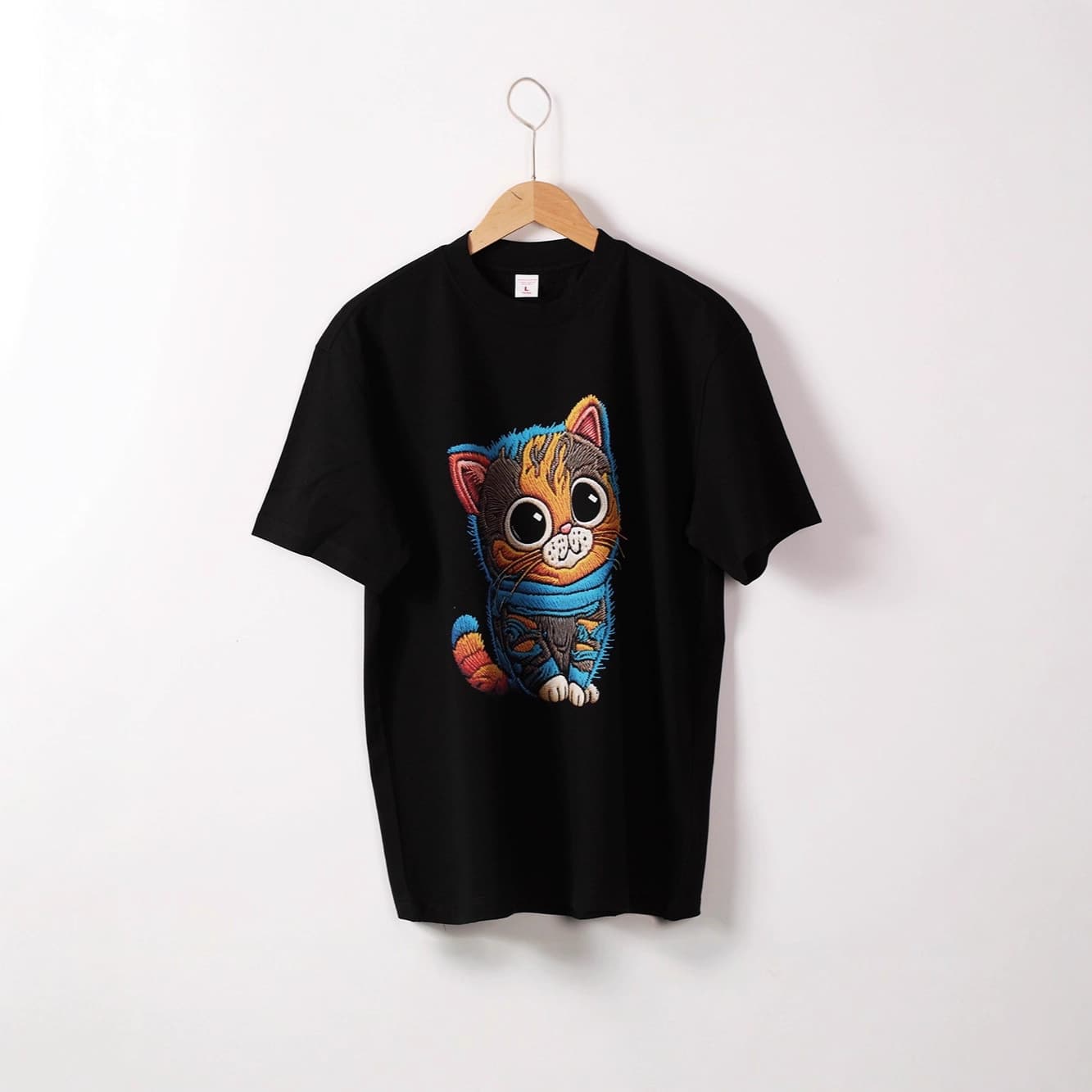 Digital direct-to-garment printing (DTG) on garment pieces, DTF printing, and logo printing processing.