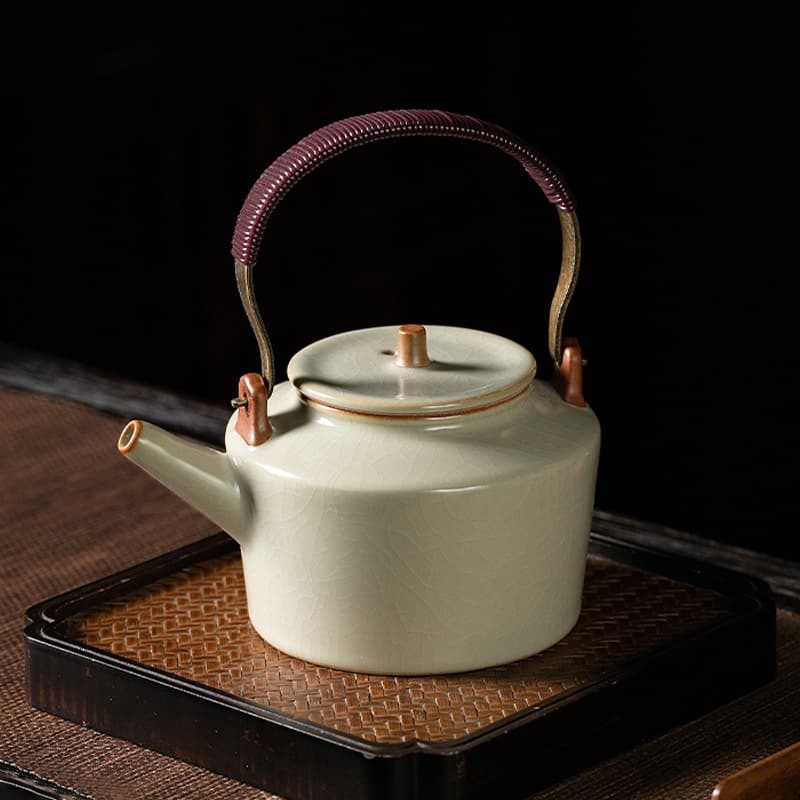 Beige Ru kiln teapot, single household large-sized teapot with handle, ceramic single teapot, crackle glaze, suitable for nurturing tea brewing set.