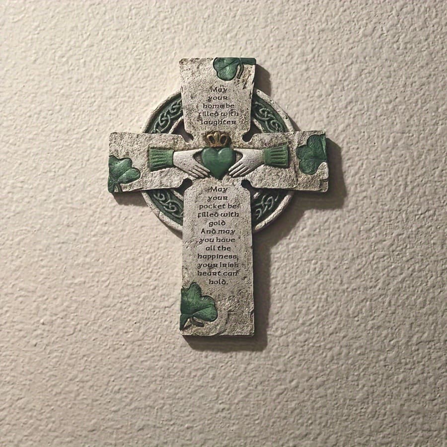 Irish Blessing Wall Crossbedroom Religious Indoor Decorations Three-leaf Clover Design Wood Material Customizable OEM Processing
