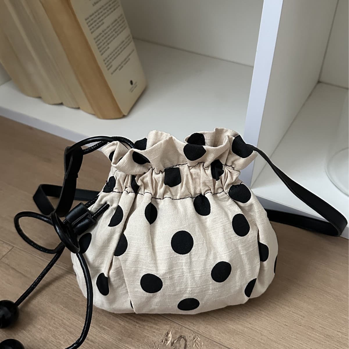 Korean retro polka dot shoulder bag women's new style lazy contrast color women's bag large capacity commuting lucky bag bag hand bag