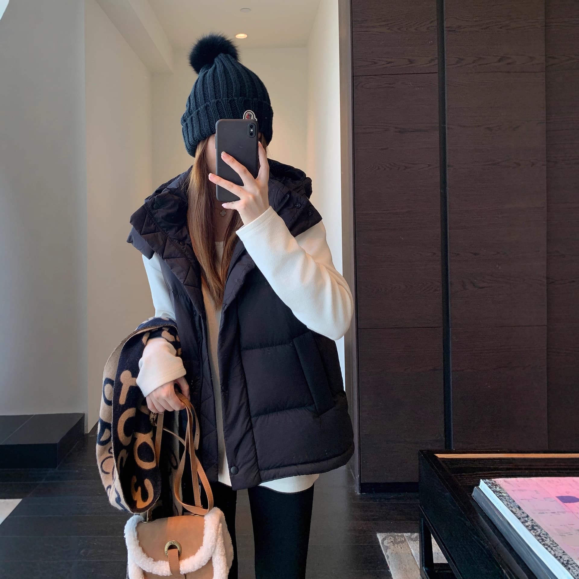 In-store 2000+ Lu Family Five-grid 90% White Duck Down Vest Hooded Short Down Jacket for Women 25 Autumn Winter New G102005
