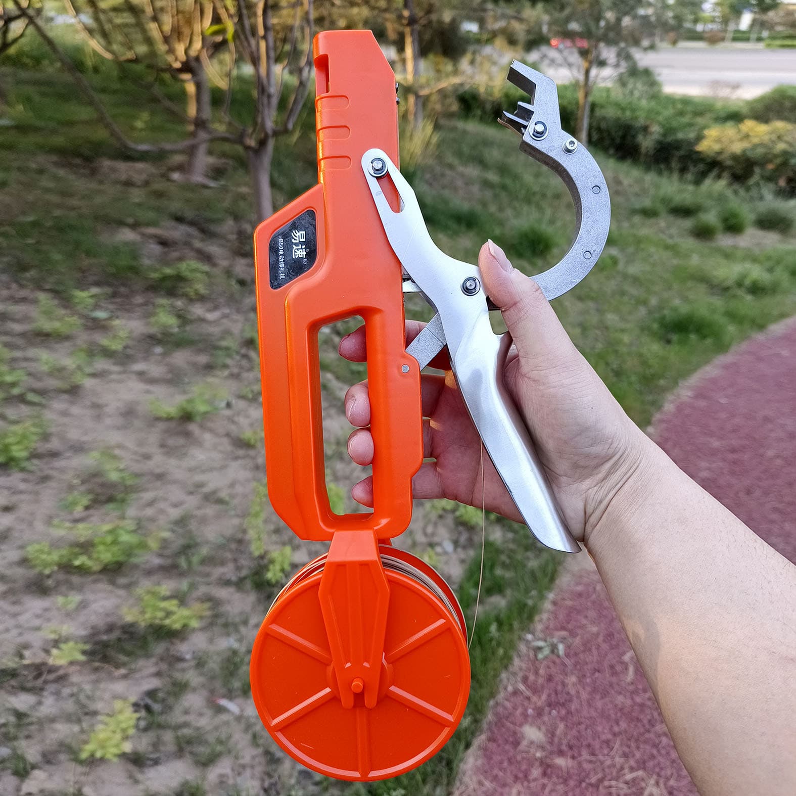 Yisu B50 Electric Tying Machine for Grapes, Kiwis, and Trees - Wire Tying Tool