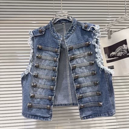 2026 Summer New Retro Stylish Metal Bone Button Raw Edge Distressed Denim Vest for Women