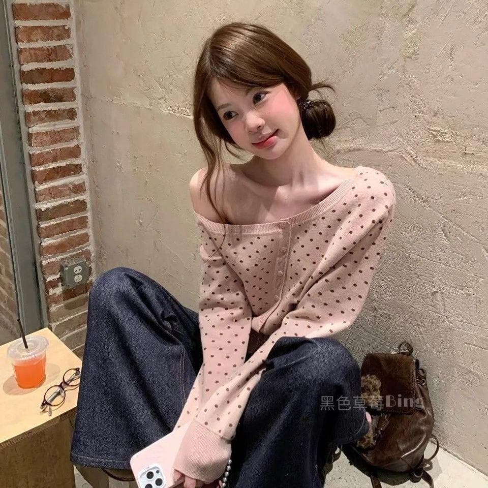[] Spring and Autumn Korean style oblique shoulder knitted polka dot cardigan autumn new slim sweater short long sleeves
