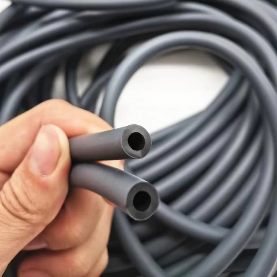 Rubber hose, oil-resistant nitrile rubber hose, bulk discounts available for nitrile rubber round tubes.