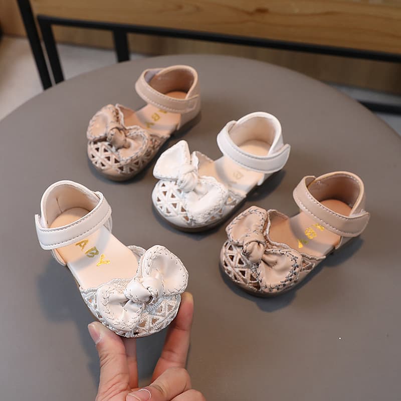First Generation Foreign Trade Girls Toddler Sandals Princess Shoes Hollow Breathable Leather Shoes Non-Slip Soft Shoes