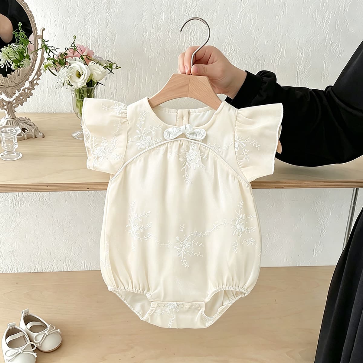 New Chinese Style Frog Button Baby Short Sleeve Bodysuit Summer National Embroidery Daily Outwear Romper for Baby Girls Triangle Bodysuit