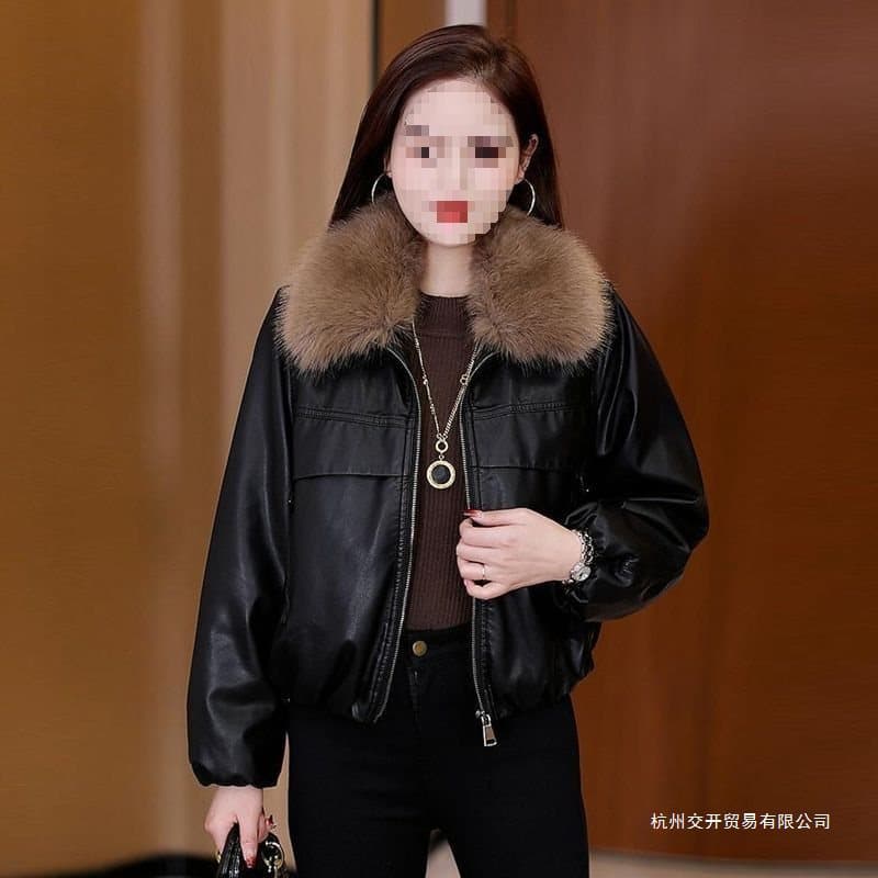 Detachable Large Fur Collar Fleece Lined Thickened Women's Leather Jacket Short 2025 Winter New Arrival Loose Petite