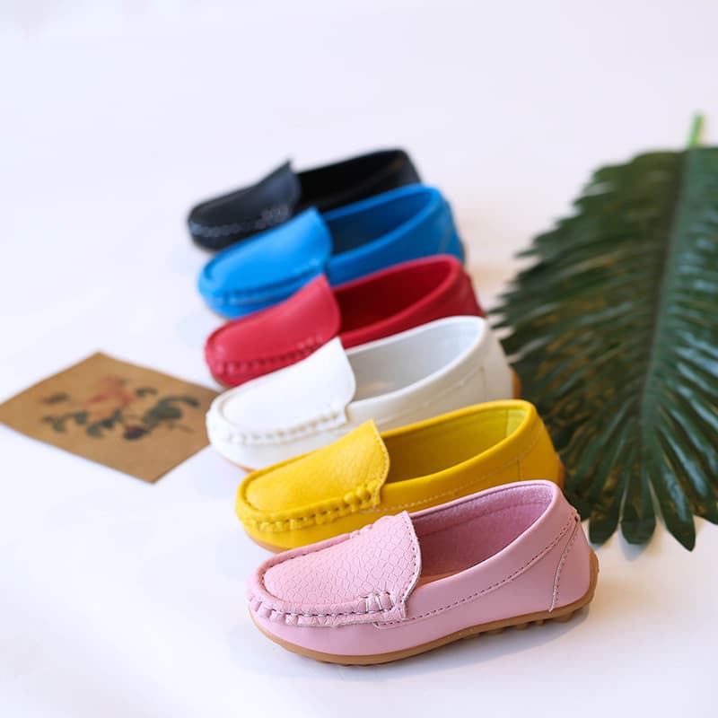 Children's soft-soled moccasins, macaron colors, casual and versatile toddler shoes for boys and girls, perfect for spring and autumn 2025.