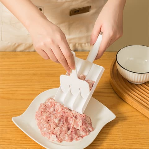 Household Meatball Making Magic Tool, New Triple and Quadruple Meatball Maker, Kitchen Non-Stick Fish Ball Squeezer and Meat Press Tool