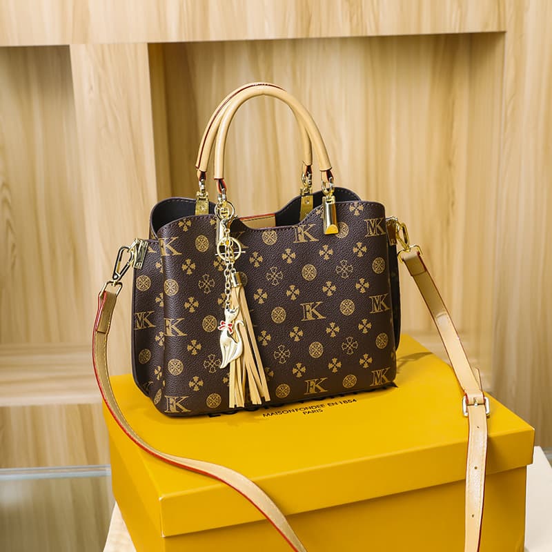 Genuine Leather Mommy Bag 2025 Spring and Summer New Women's Bag Large Capacity Simple Commuter Handbag Popular Tote Bag