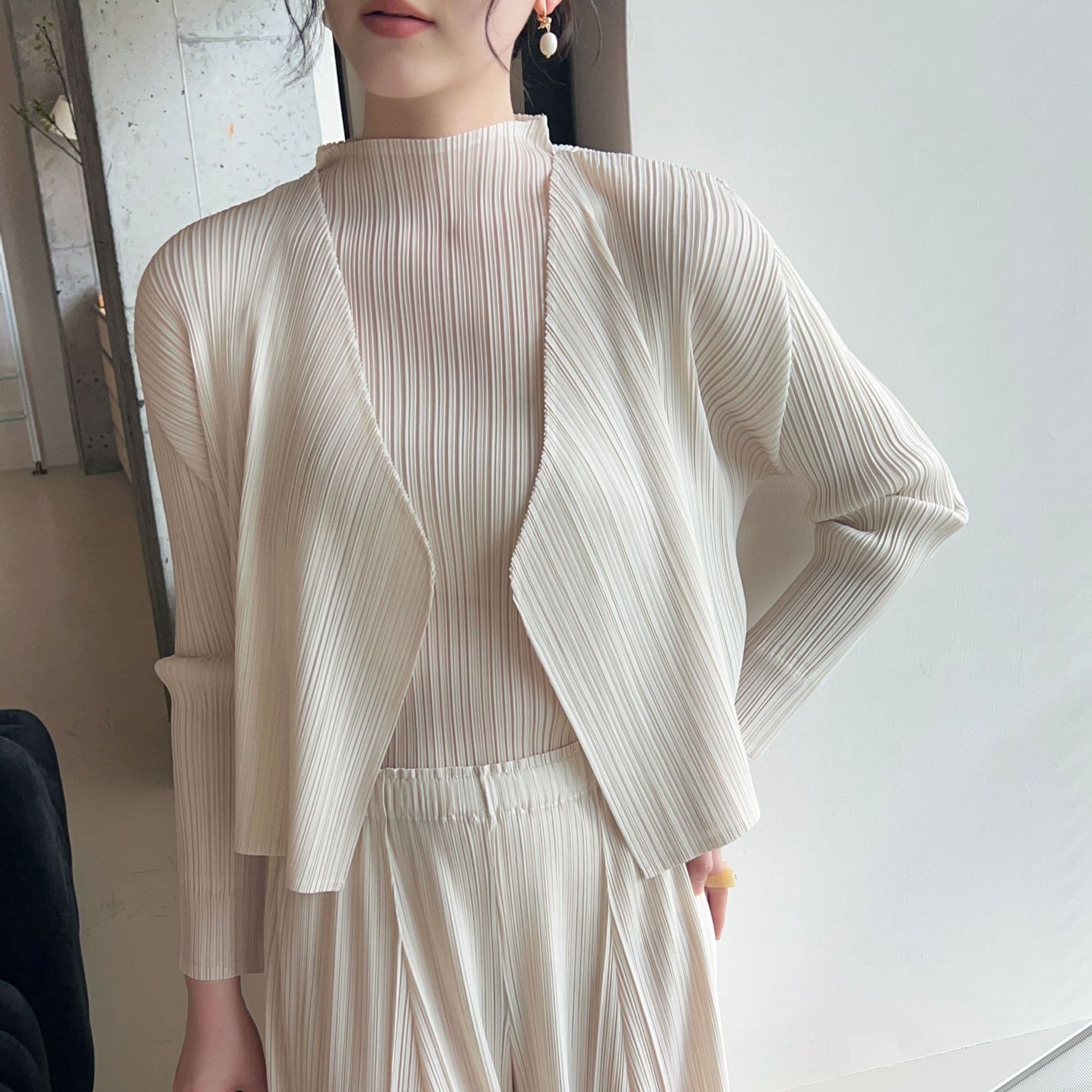 Counter Quality Autumn Spring Miyake High-End Pleated Xiaohongshu Hot Solid Color Cardigan Versatile Elegant Short Jacket
