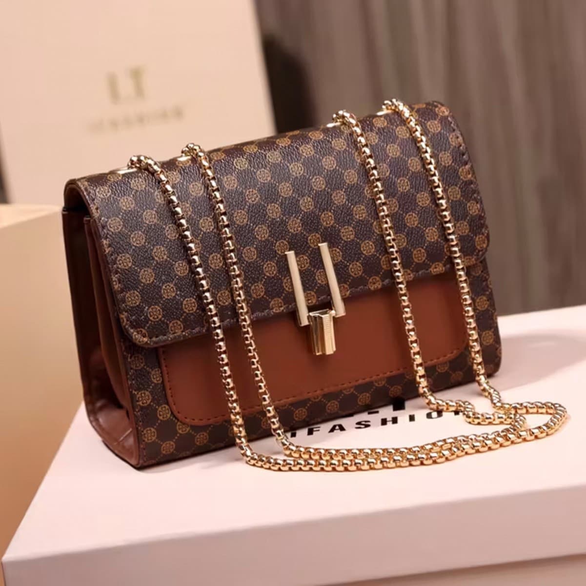 Women's PU New Chanel-Style Diamond Quilted Chain Bag Factory Crossbody Small Square Bag Shoulder Crossbody Bag for Export