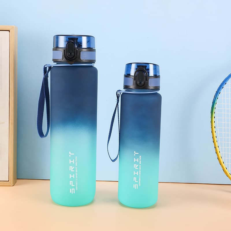 Customized Summer Hot-Selling Portable Handheld Gradient High-Aesthetic Large Capacity Plastic Cycling Fitness Water Bottle for Students