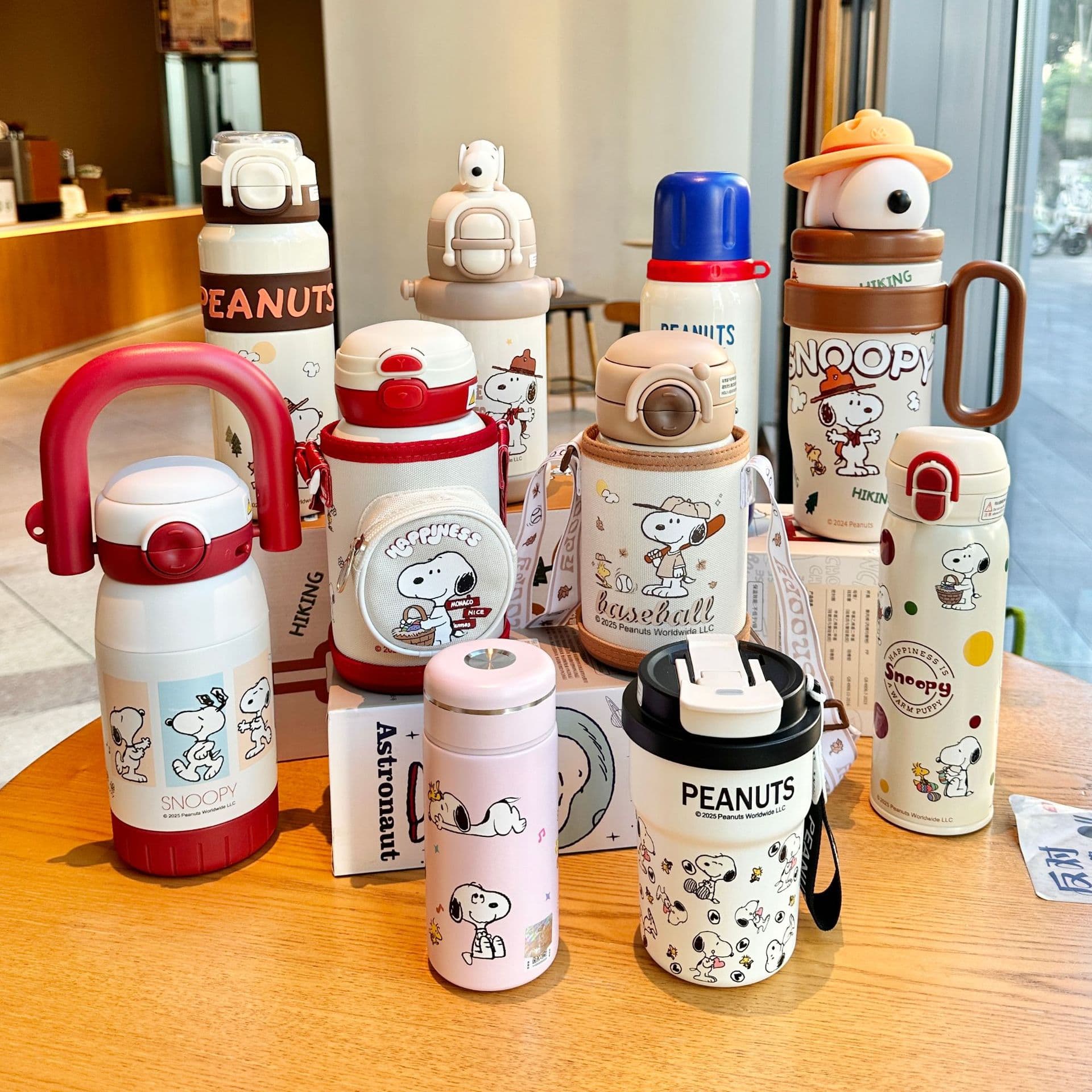 Snoopy 316 Stainless Steel Liner Kids Insulated Water Bottle, Three-Drink Lid for School, Portable Straw Water Jug