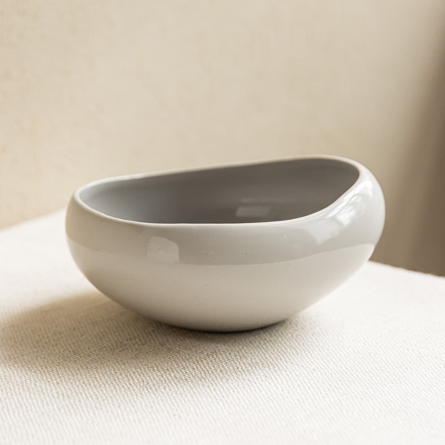 Solid Color Ceramic Irregular Bowl, Simple Home Tableware Rice Bowl Wholesale, Small Bowl for Restaurant, Creative Salad Bowl, Dessert Bowl