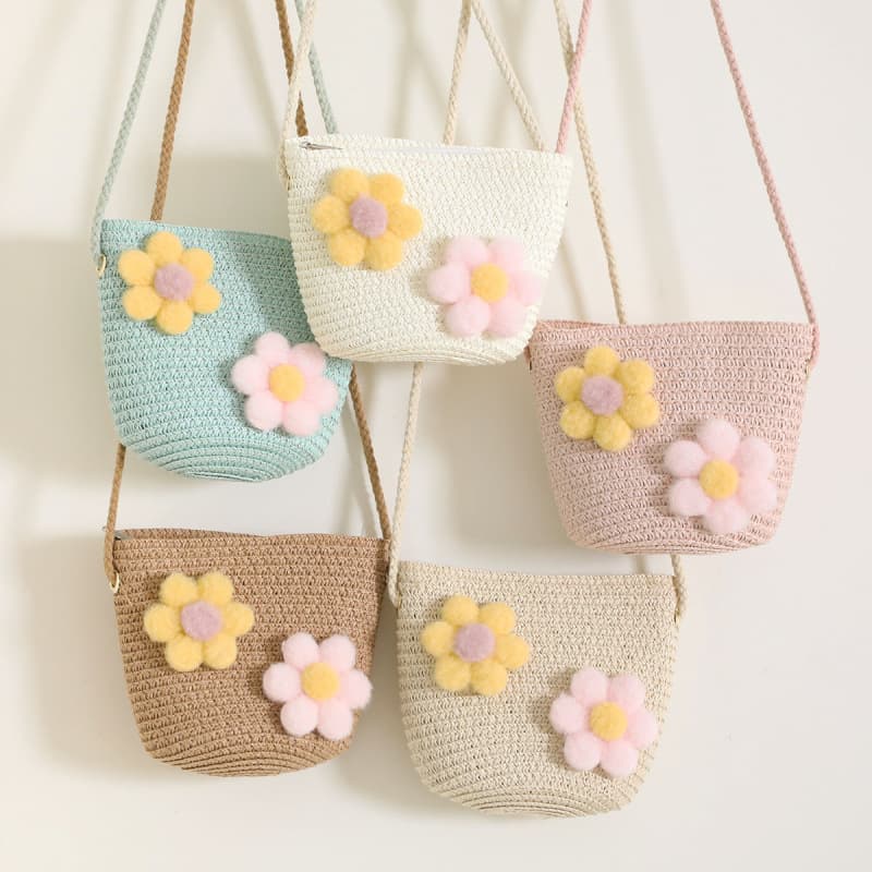 Straw woven girls' summer new lightweight, cute children's small crossbody bag, coin purse, beach sweet small bag, available for cross-border dropshipping