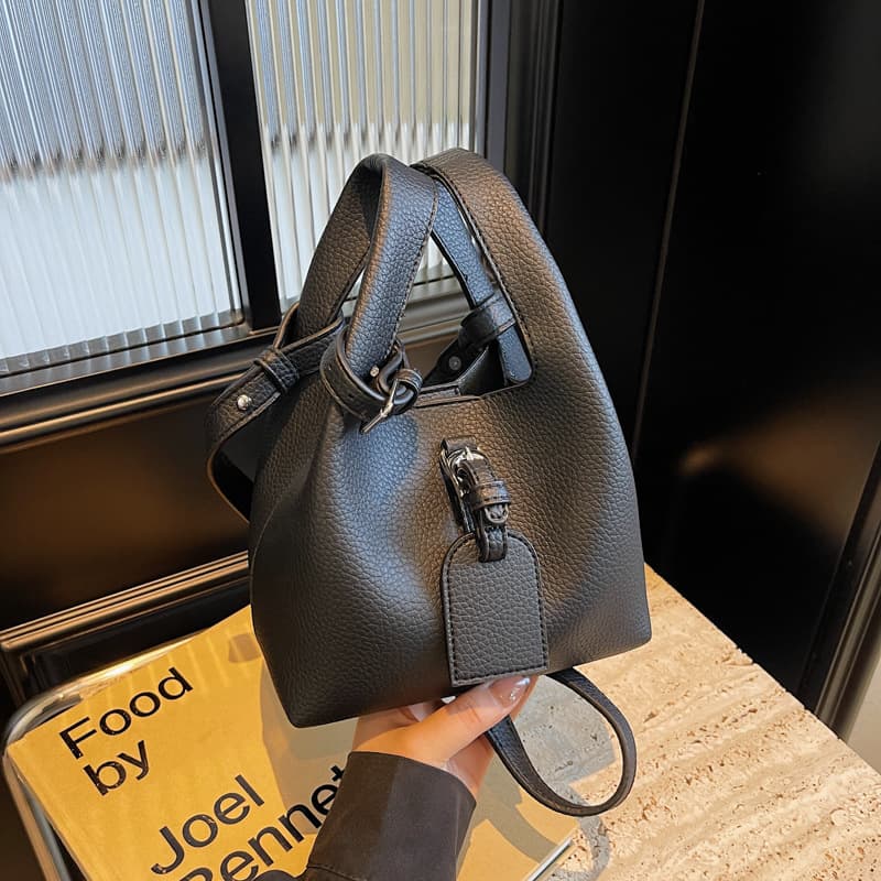 Vintage Style Small Bag for Women 2024 New Arrival Simple Commuter Fashion Bucket Bag Versatile Crossbody Bag Commuter Essential