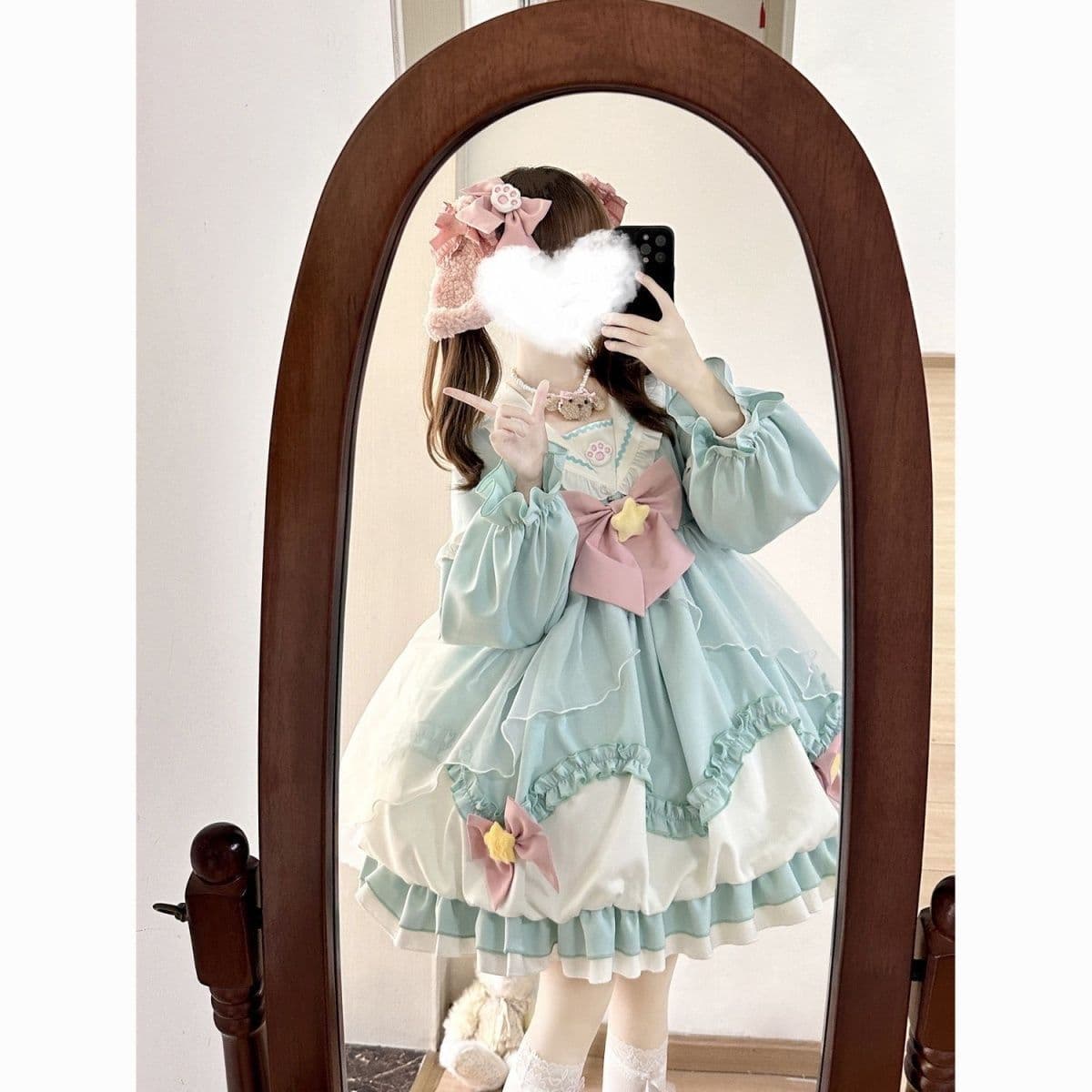 New long-sleeved Lolita dress for young girls, original design, cute long sleeves, all in blue.