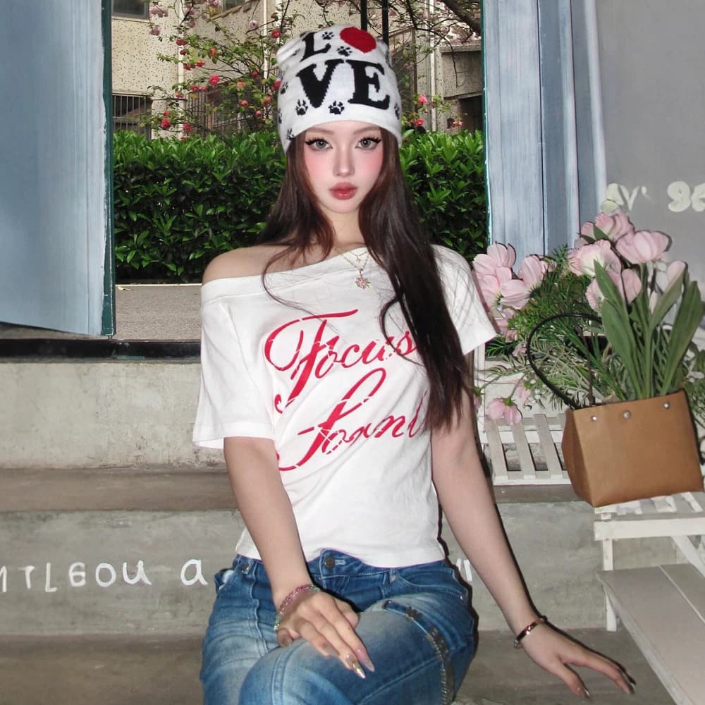 Hot girl style off-shoulder pure desire sexy short-sleeved T-shirt women's personalized letter print off-shoulder versatile slanted shoulder slim top