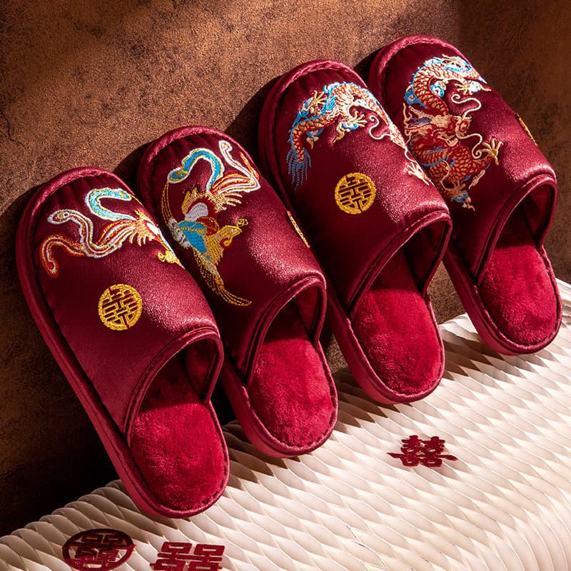 Wedding slippers, festive red pair, 2024 new couple dragon and phoenix embroidery, warm dowry, groom and bride slippers