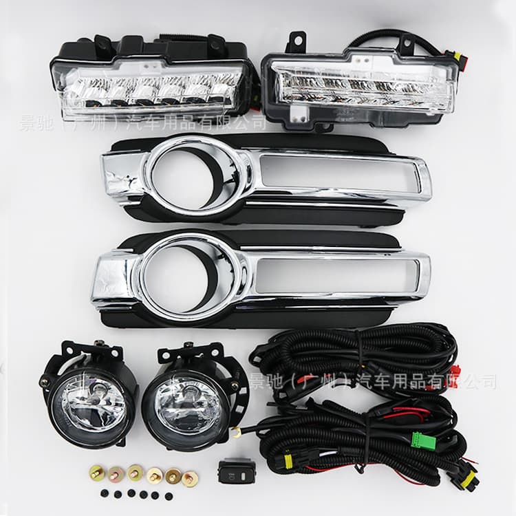 Suitable for 15-20 Pajero Front Fog Lamp Assembly, Front Bumper LED Daytime Running Light, Car Modified Bumper Lamp