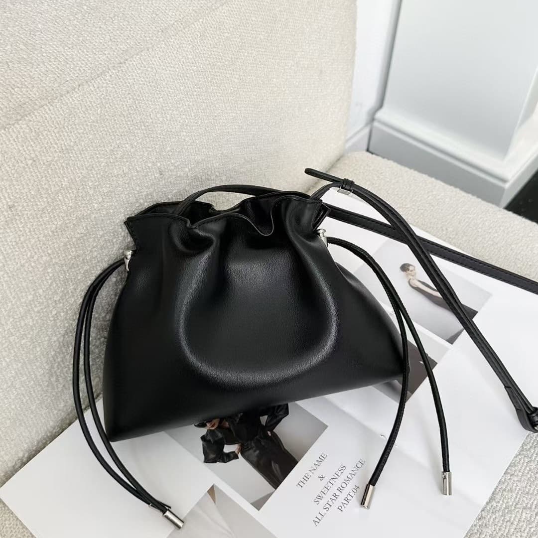 Versatile Genuine Leather Women's Crossbody Bag New 2024 Autumn/Winter Small Foldable Handbag Drawstring Single Shoulder Bag
