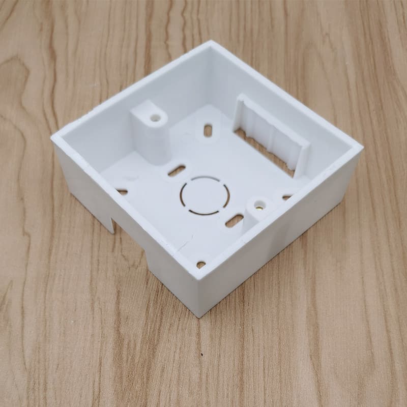 Factory direct wholesale of 86-type white PVC surface-mounted junction box with double base, universal home improvement junction box (free shipping).