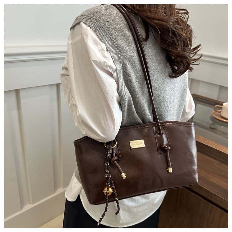 Fashionable Commuter Bag for Women 2026 New Retro Trendy Shoulder Bag Textured Versatile Tote Bag for Women
