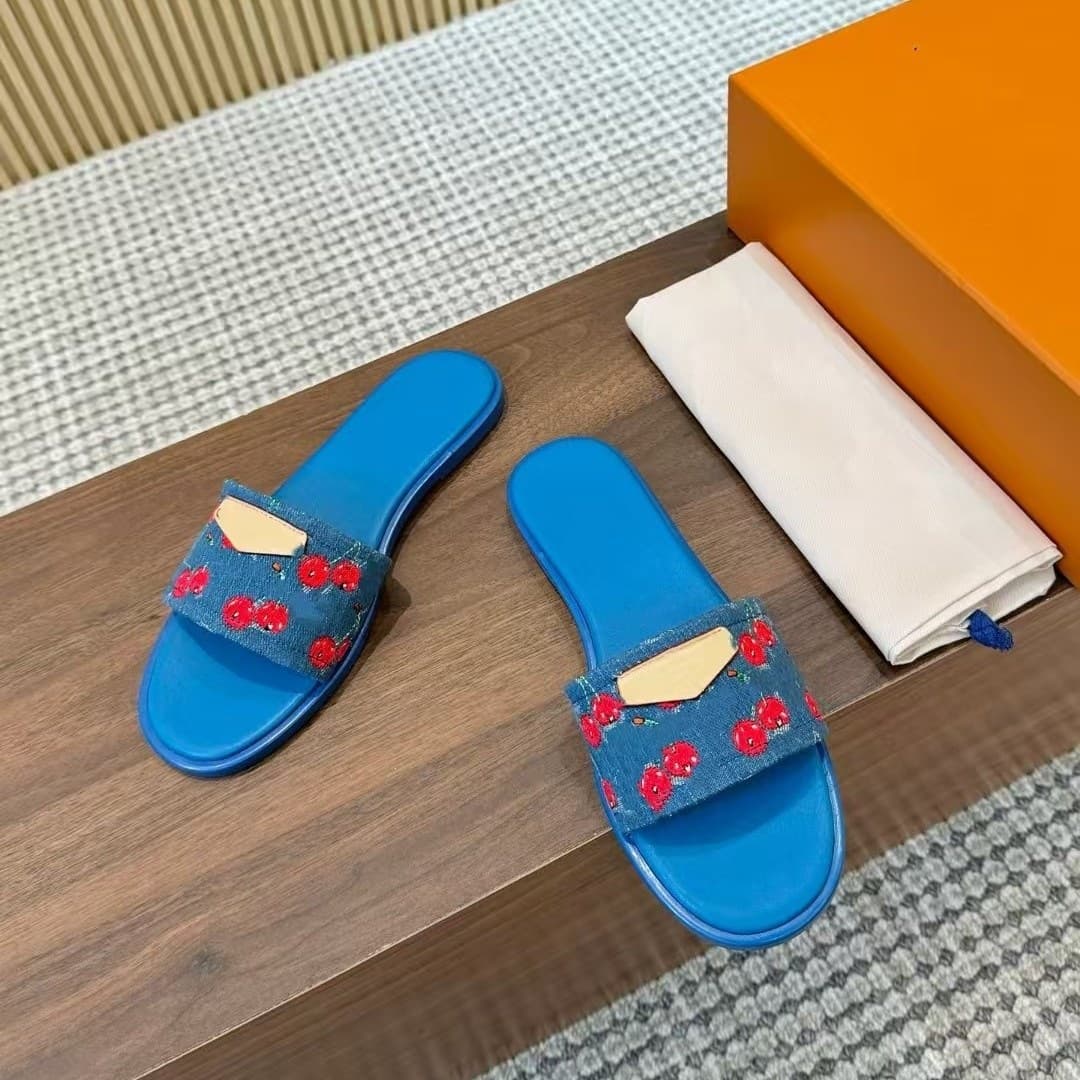 European and American Women's Celebrity Style Dubai Nigeria Middle East Cherry Pattern Low-Heel Flip-Flops Large Size Sandals