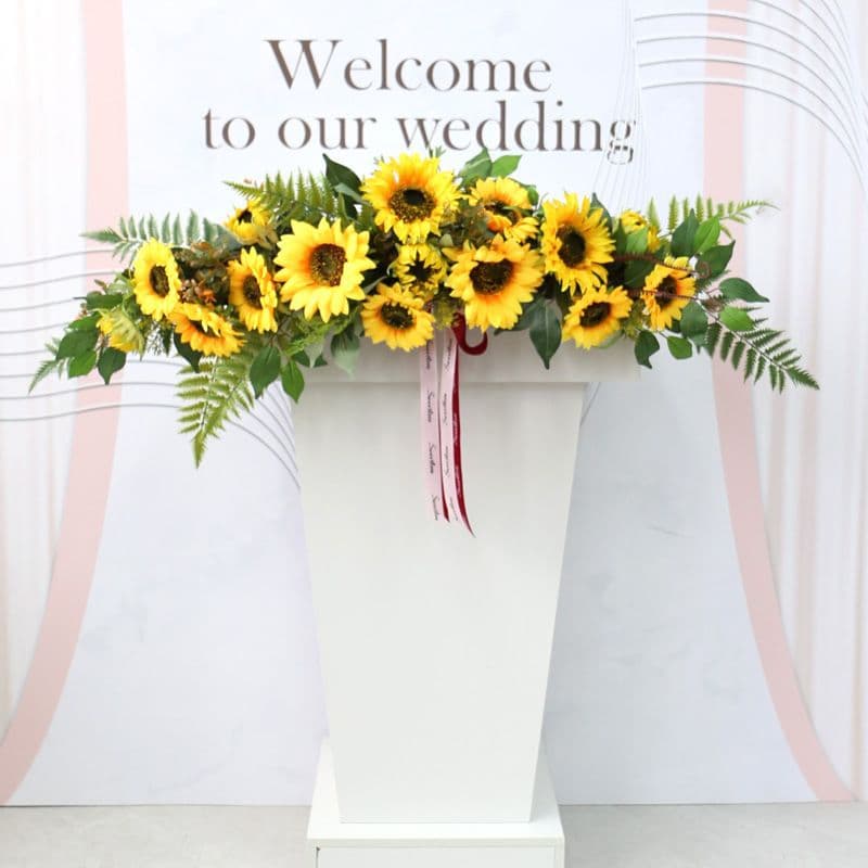 High-End Wedding Podium Lectern Standing Speech Desk with Artificial Flowers Hanging Podium Flower Arrangement Finished Product