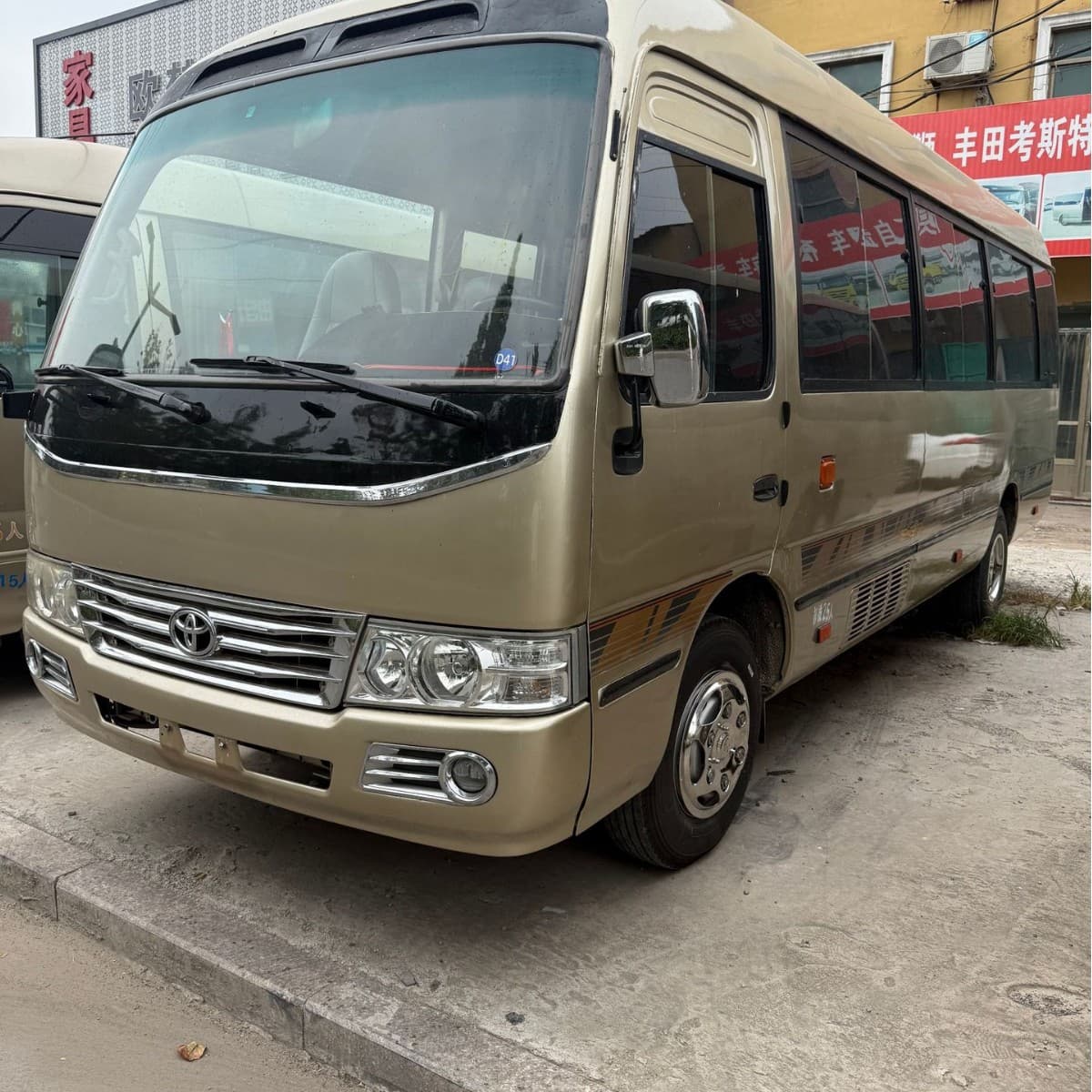 Cross-border Export Used Coaster Bus 24-31 Seater Business Minibus Tourist Coach, Euro 3 Emission