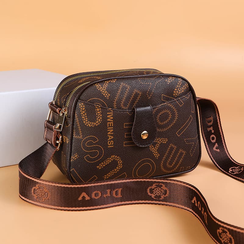 Women's PVC Bag, Niche Design, Fashionable and Versatile Crossbody Bag, Large Capacity, Shoulder Bag for Middle-aged and Elderly Women, Cross-border Style