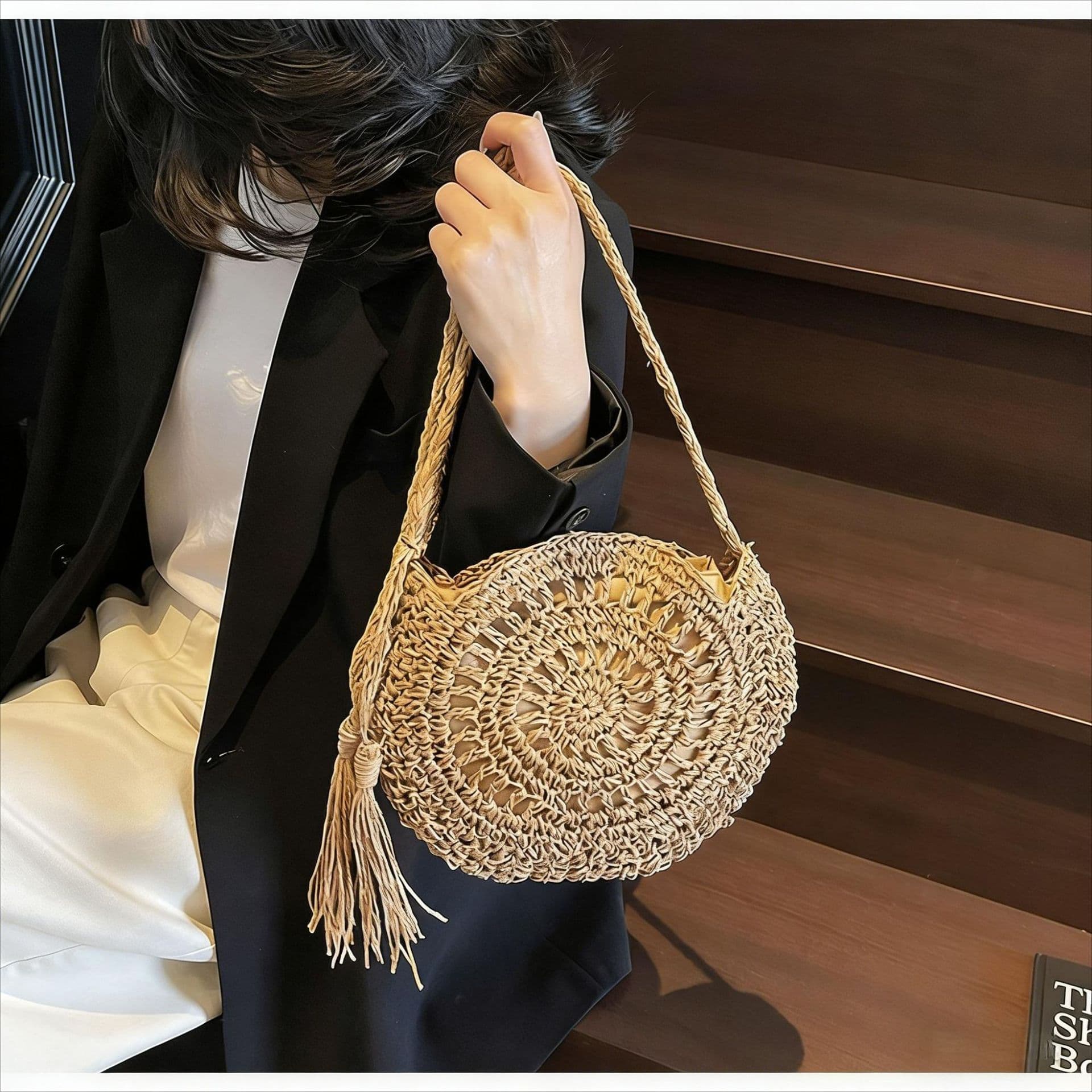 New Versatile Fringe Woven Straw Bag Shoulder Crossbody Bag Handmade Hollow Knitted Bag Women's Bag Beach Vacation Bag