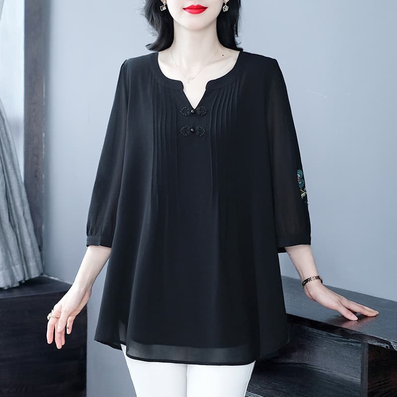 New summer style, high-end, elegant, simple embroidered shirt, casual, slimming, versatile top for plus-size mothers.
