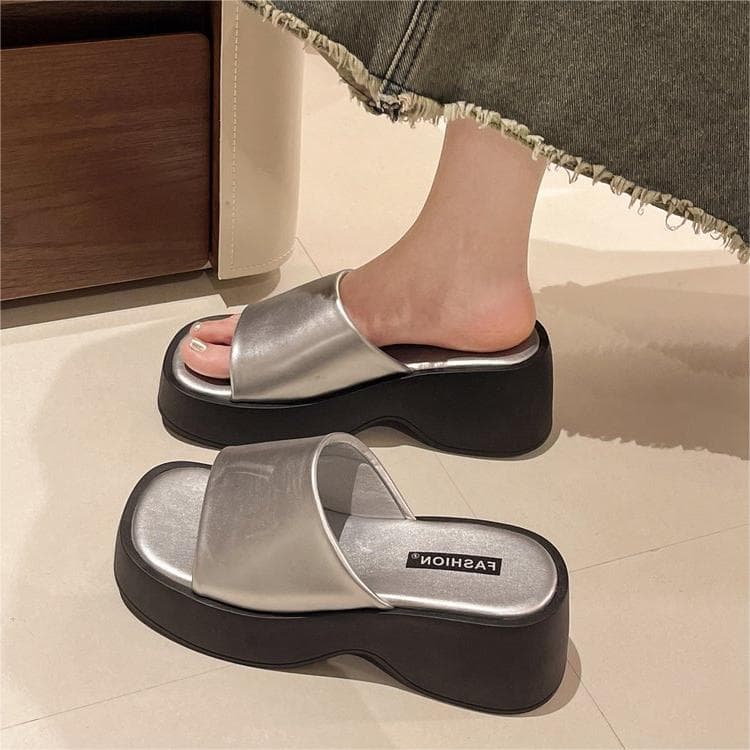 2026 New Korean Style Casual Slippers Fashion Black Thick Sole Elevator Women's Shoes Square Toe Simple Women's Slippers