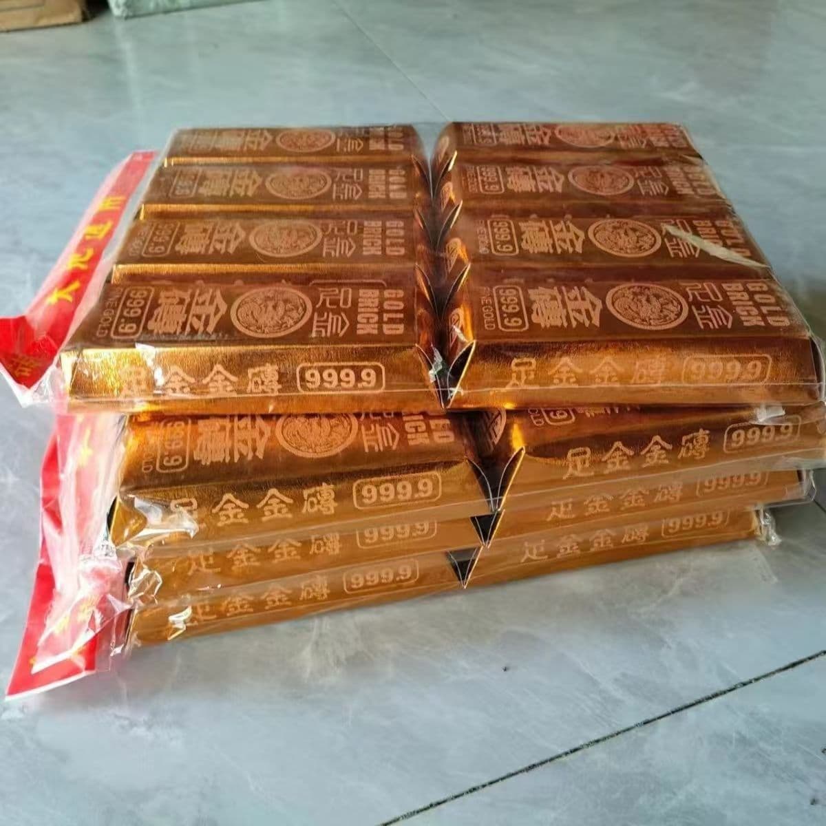 Finished gold bricks and bars, gold brick burning paper, spirit money, gold ingots for death anniversary sacrifices, Qingming Festival tomb sweeping