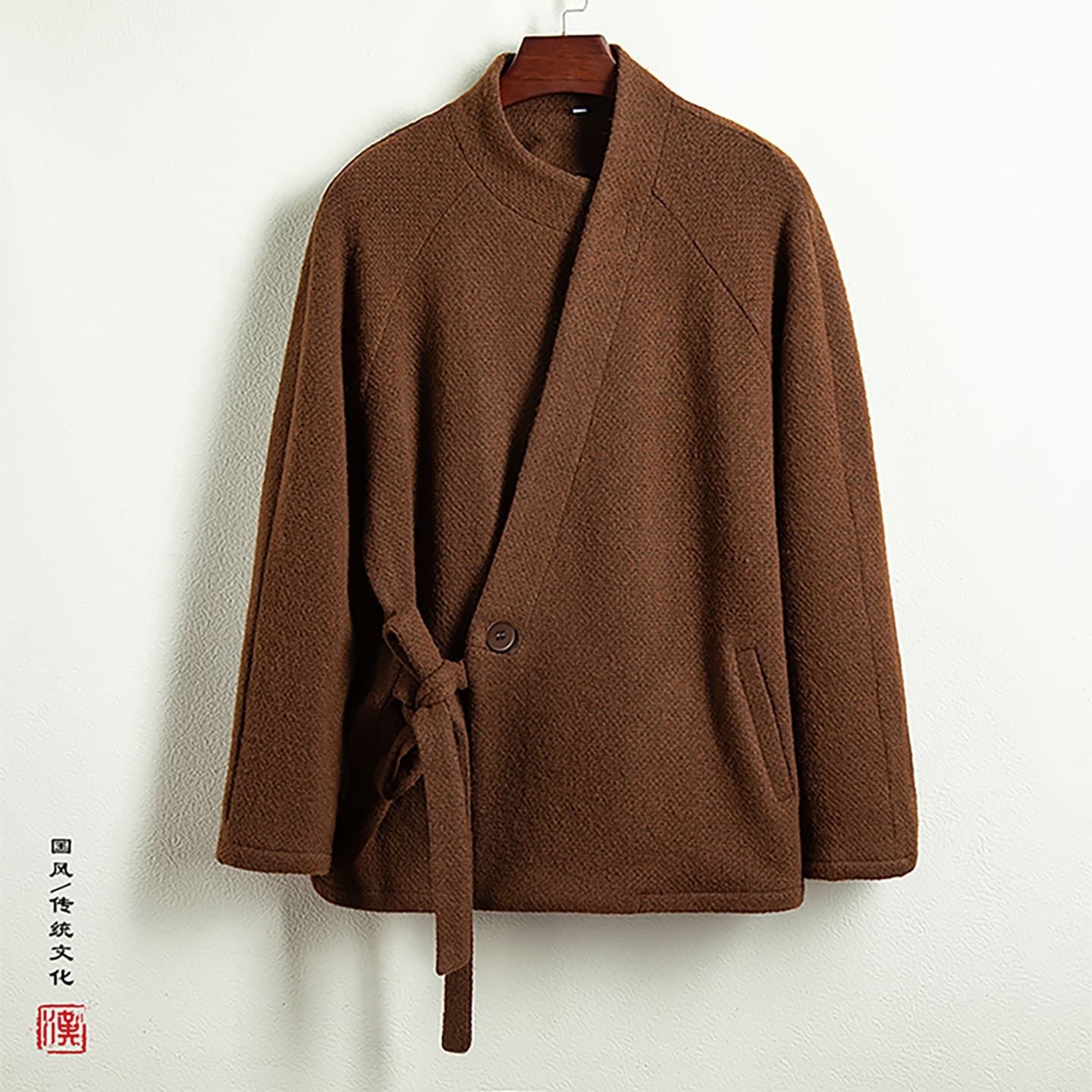 2025 autumn/winter new Chinese-style men's retro trendy woolen fabric men's improved Hanfu slanted front thickened outerwear.