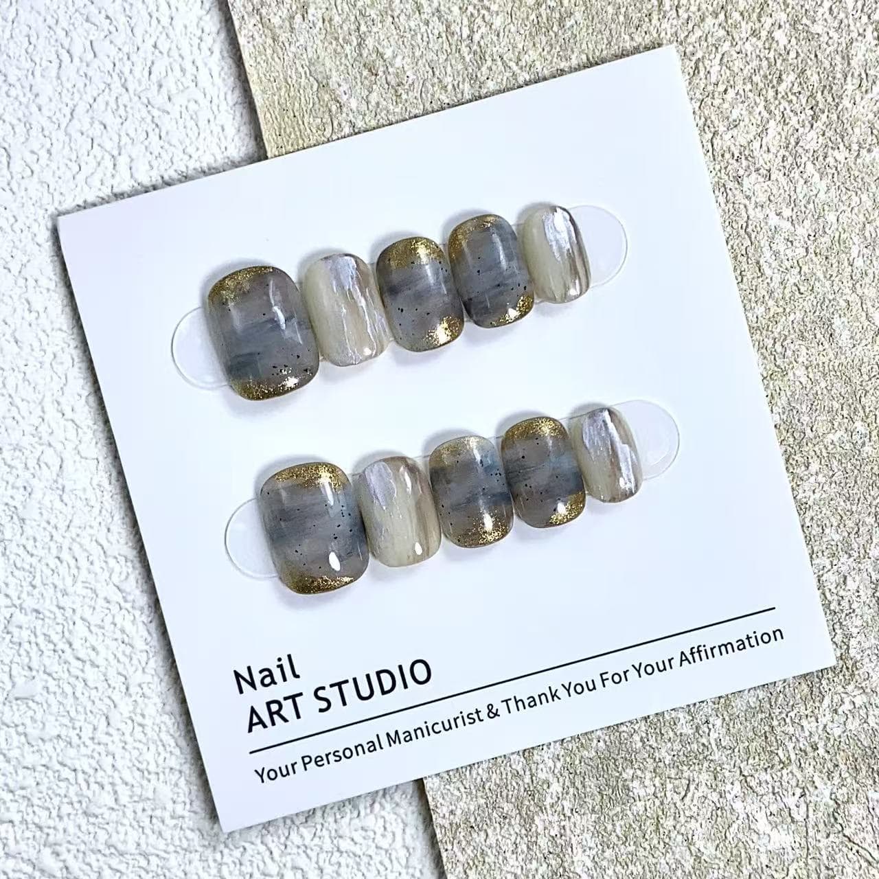 Misty Gold Glitter Gray-Toned Misty Gold Glitter High-End Vintage Flattering Short Square Handmade Press-On Nails