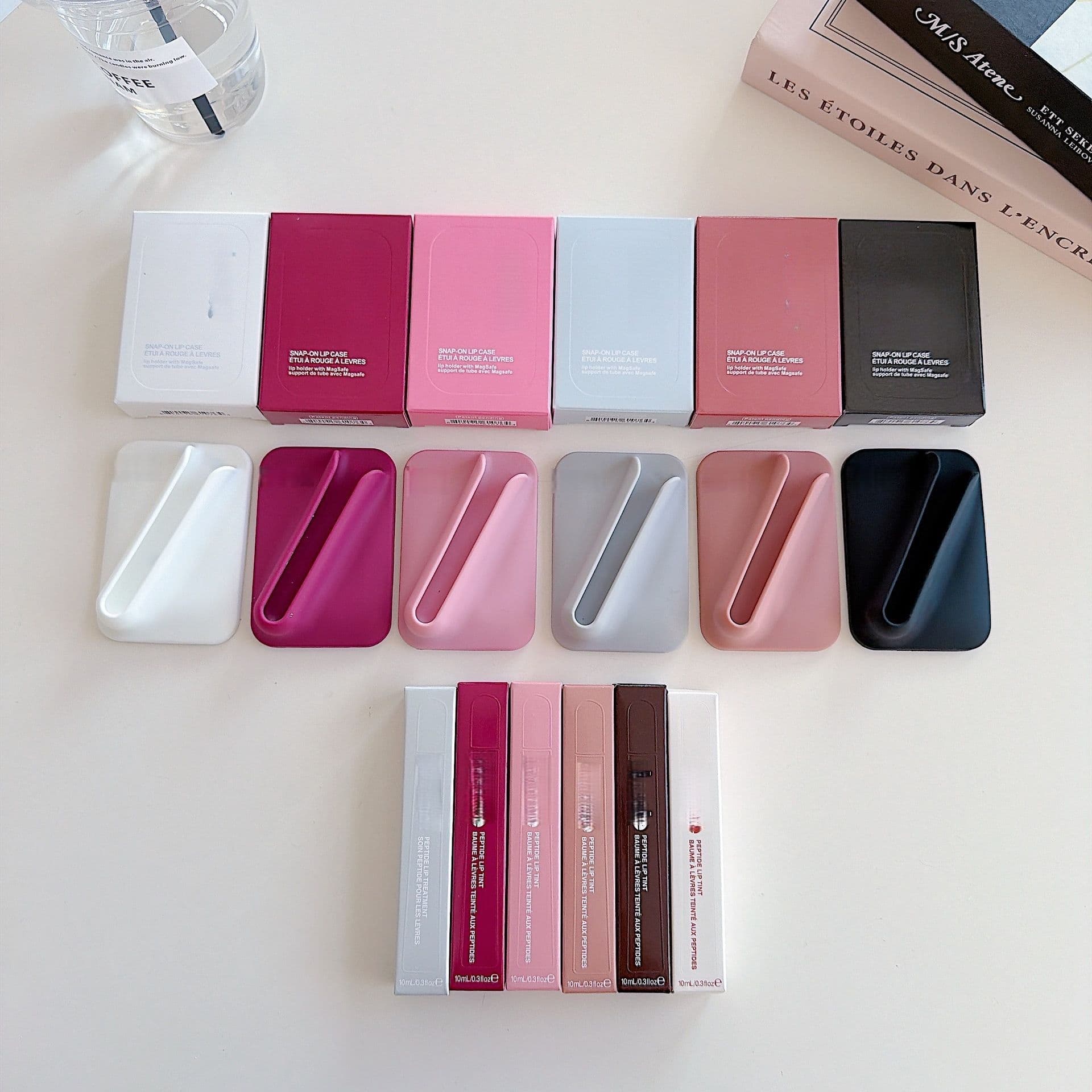 Hot New Hailey Style Back Adhesive Bracket Silicone Lipstick Phone Holder with Magnetic Lip Stand Soft