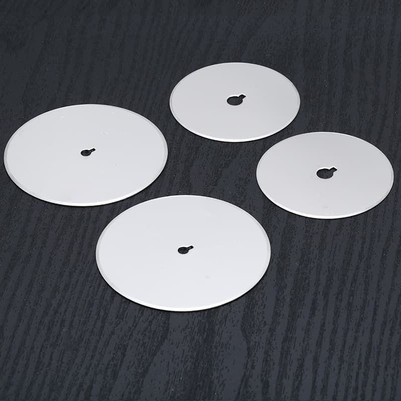 Pizza roller blade, kitchen circular rotary cutter, baking tool for cakes and bread, stainless steel cutting blade