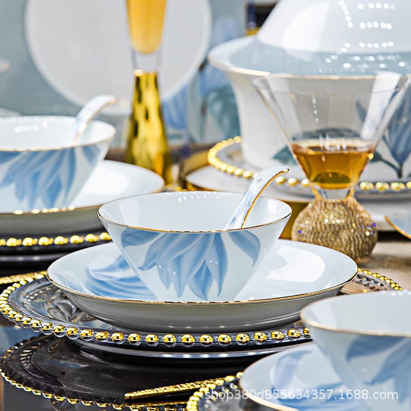 High-end housewarming tableware Jingdezhen high temperature underglaze color bowl and dish set home gold edge white porcelain magnolia tableware gift