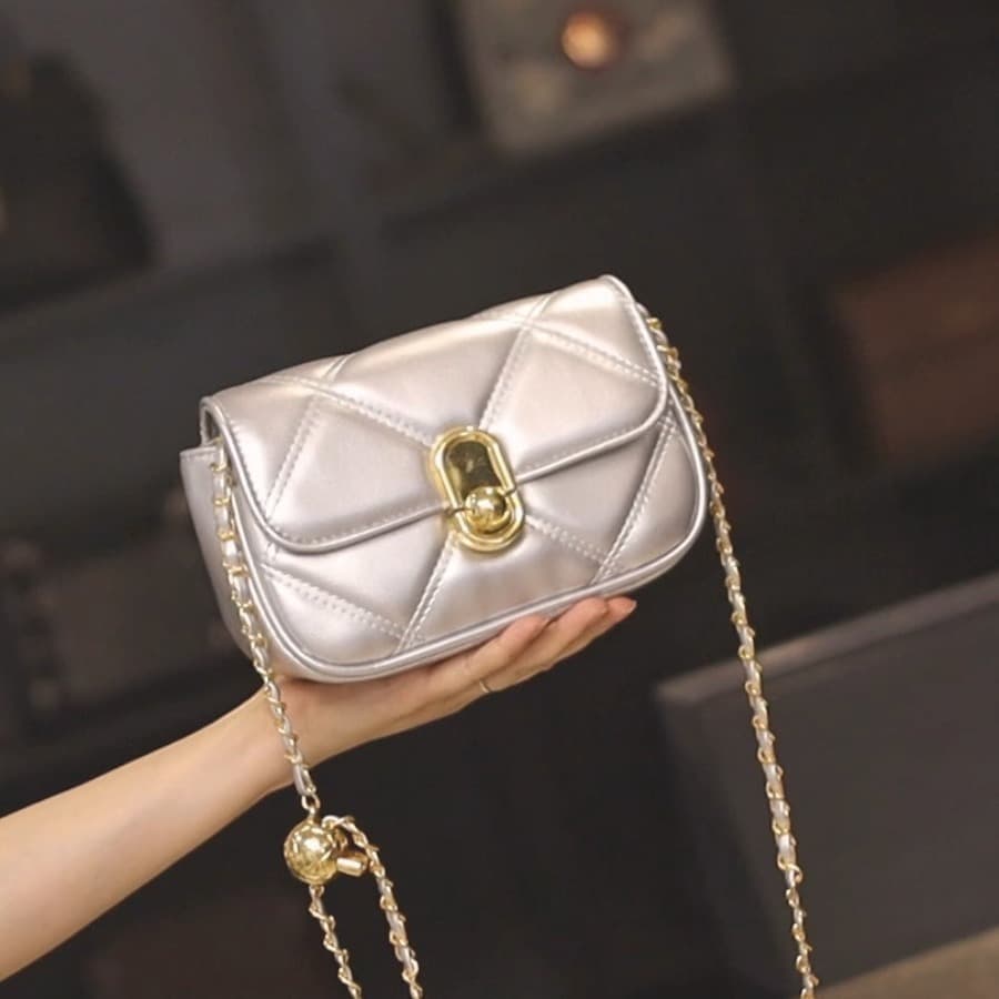 Silver mini bag women's 2026 fashion rhombus chain crossbody bag summer light luxury high-end small square bag