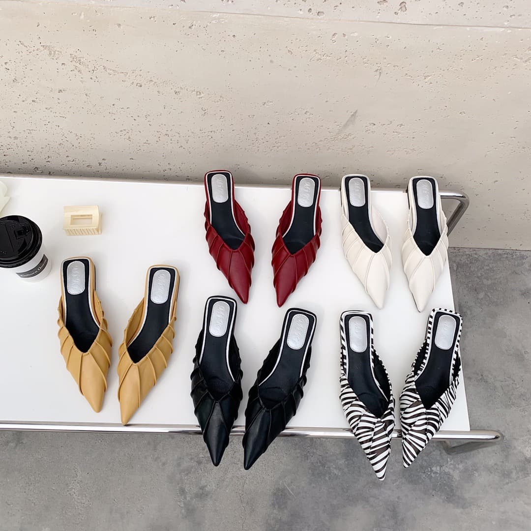 Pointed-Toe Slippers European and American Style New Cross-Border Fashion Dongdaemun Women's Shoes Summer Outdoor Wear Pleated Closed-Toe Half Slippers for Women
