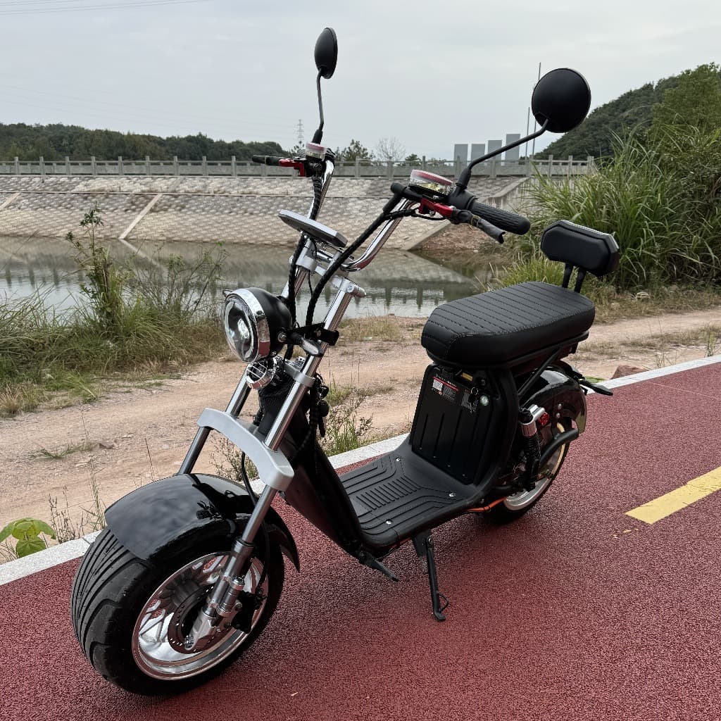 Brazil Hot Selling Source Factory i13 Large Seat Short Harley Electric Scooter Short Harley Wide Tire