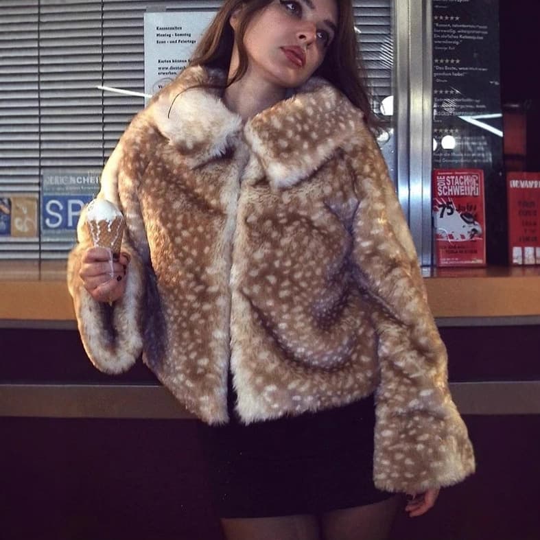 Wholesale eco-friendly fur coats, European and American cross-border style, 2026 autumn/winter new style, deer spot leopard print fur coats.