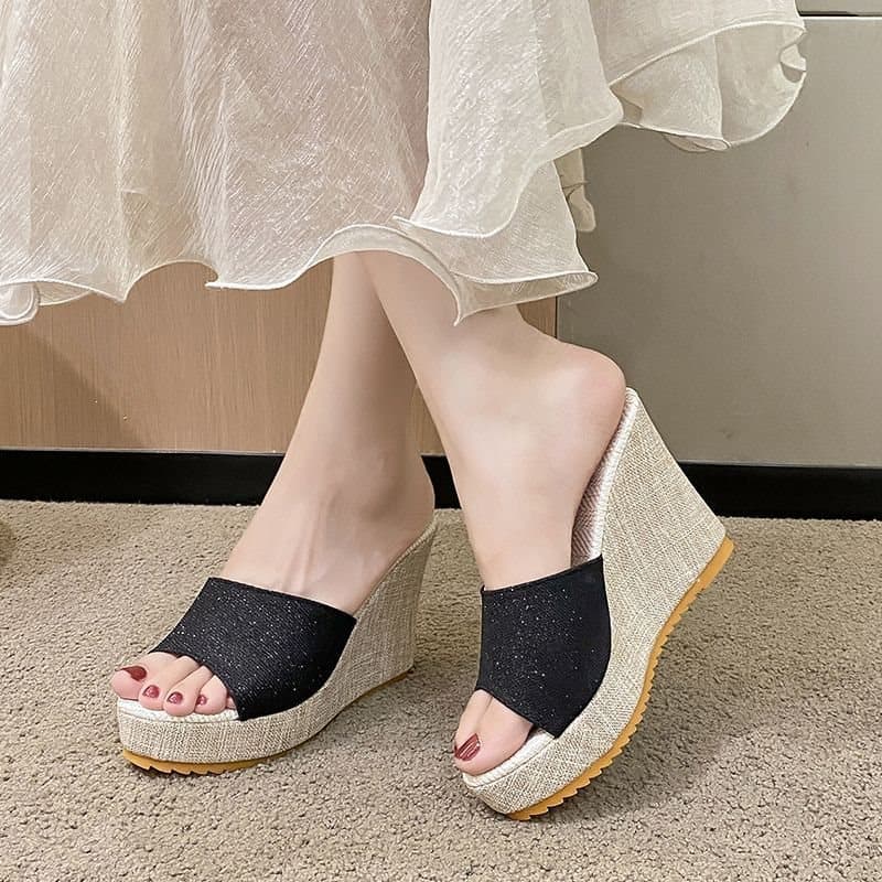 Korean New Sandals, One-Line Outerwear, Women's Summer Wedge Heel Slippers, Fashionable Thick-Soled Platform, Plus-Size High-Heel Height-Increasing Shoes for Women