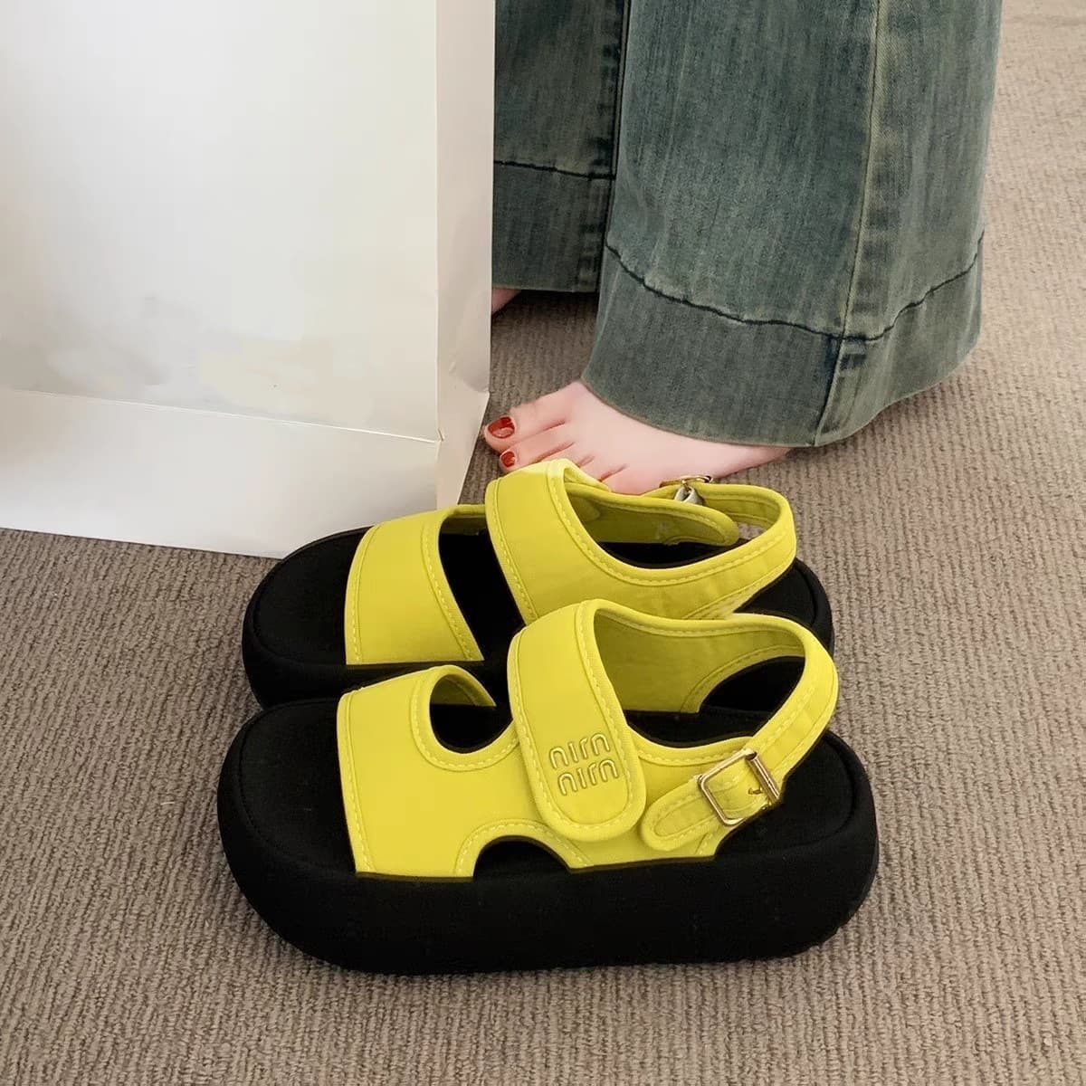Thick-Soled Sandals for Women 2026 New Summer Outdoor Yellow Versatile Height-Increasing Casual Sports Beach Roman Shoes