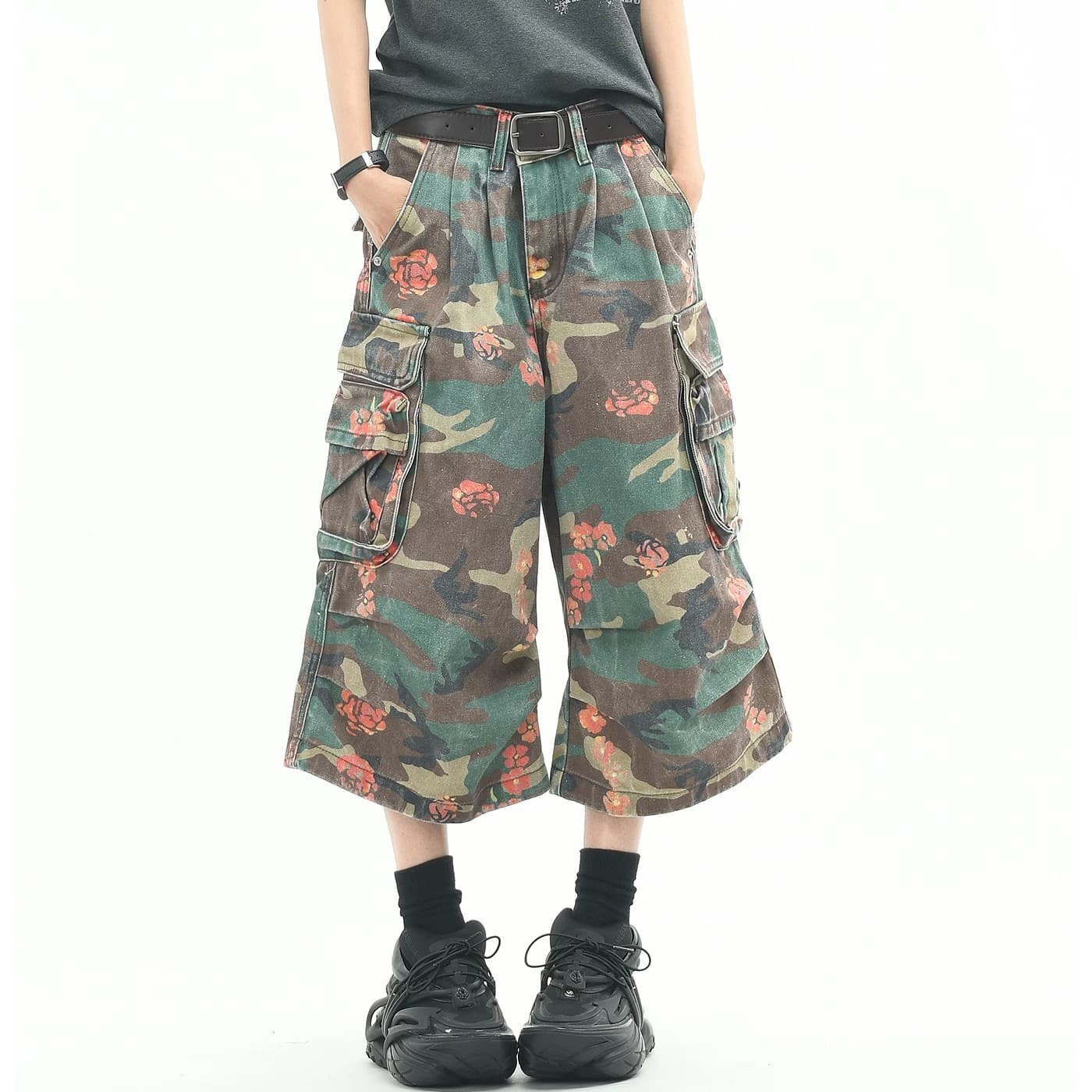 Daisy Print Camouflage Cropped Pants, Trendy American Street Pants, Loose Summer Relaxed Curved Knife Denim Shorts