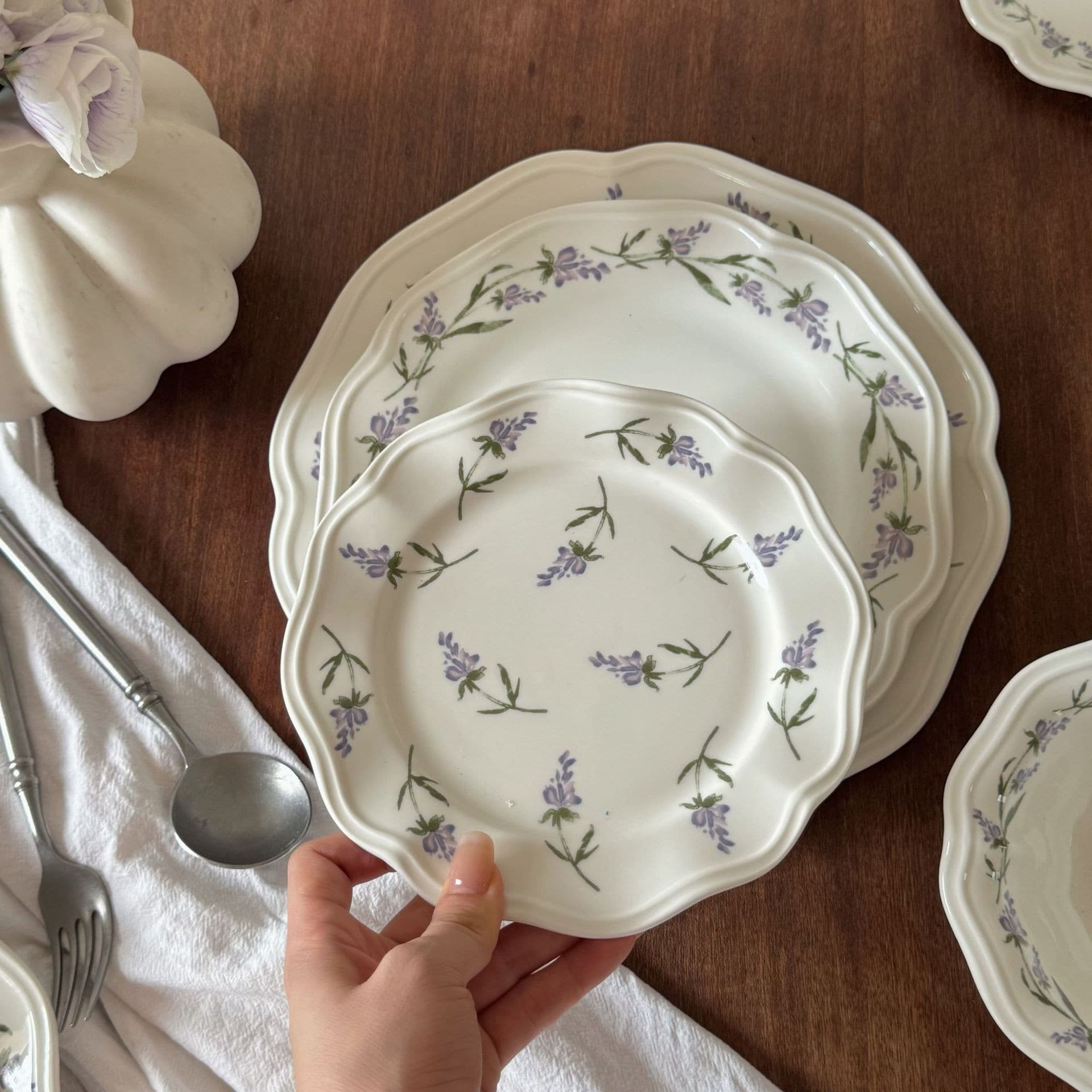 French-style lavender-patterned ceramic tableware, ceramic plates, coffee cups and saucers, deep dishes, pasta plates, ceramic bowls, plates